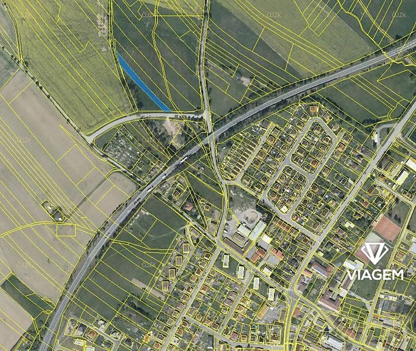 Prodej podílu 1/3 pole 628 m²